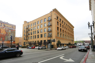 Douglas Building Lofts in Los Angeles, CA - Building Photo - Building Photo