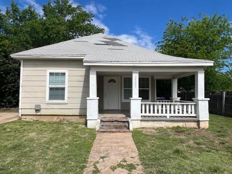 2307 Reuter Ave in Waco, TX - Building Photo