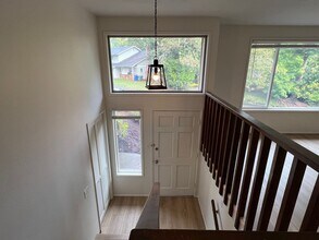 295-297 Coachman Dr in Eugene, OR - Building Photo - Building Photo