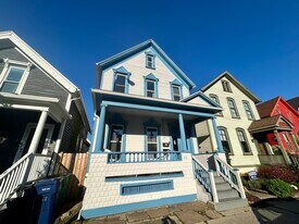 42 Elmwood Ave, Unit UPPER in Buffalo, NY - Building Photo