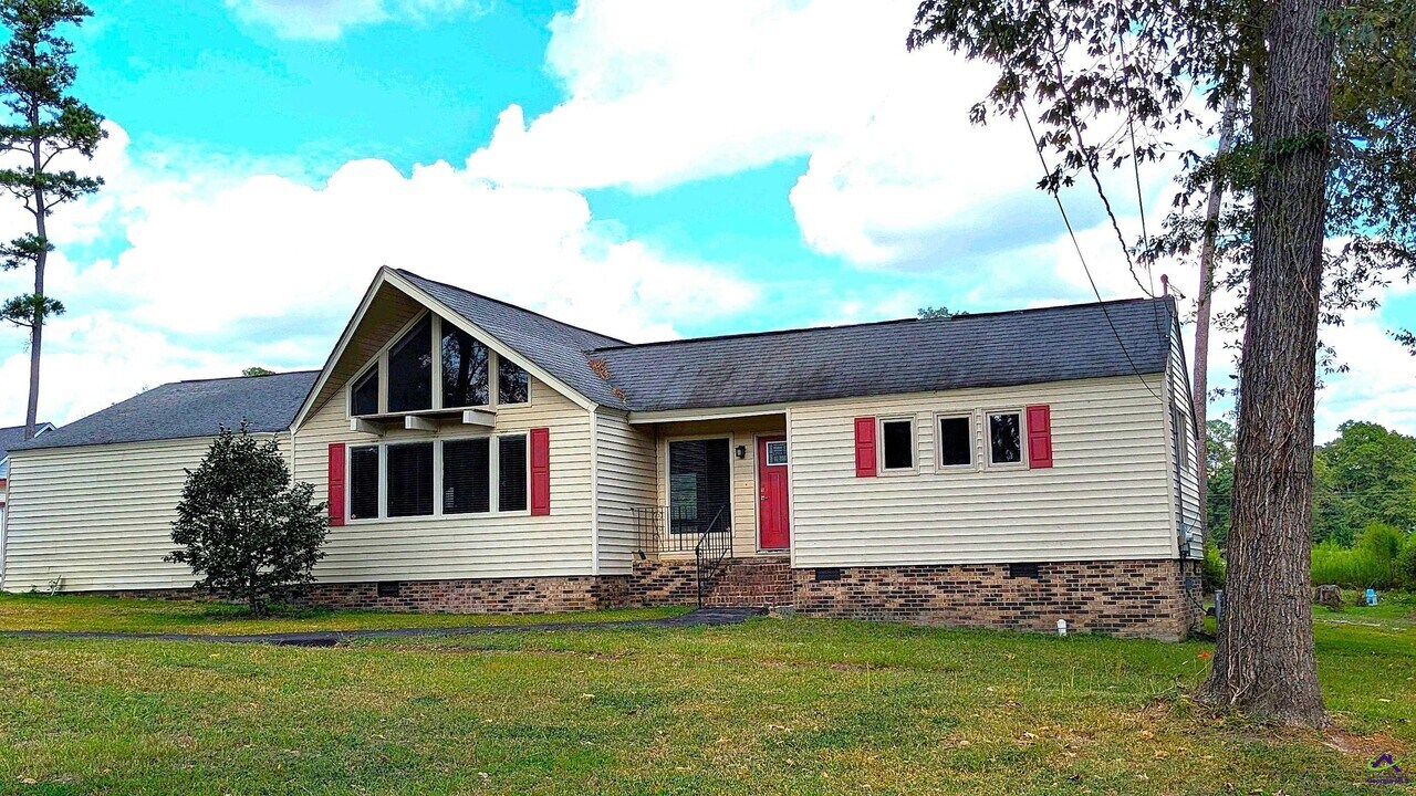 1120 Kathryn Ryals Rd in Warner Robins, GA - Building Photo