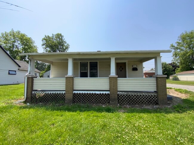 property at 802 Commercial St