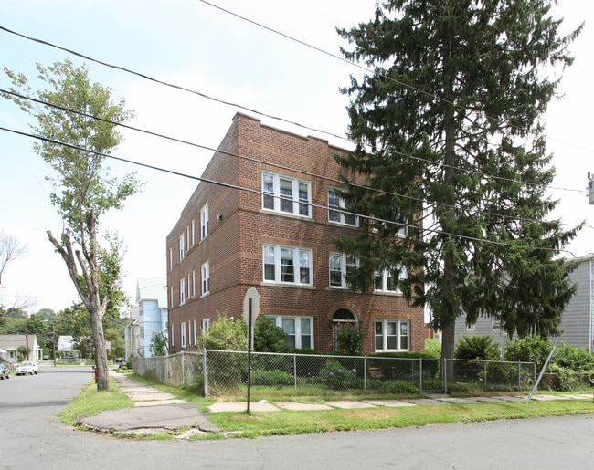 45 Horace St in New Britain, CT - Foto de edificio - Building Photo