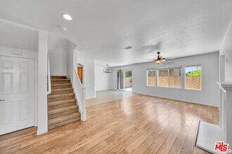 23904 Calle Del Sol Dr in Santa Clarita, CA - Building Photo - Building Photo