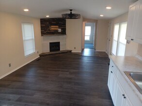 1 James St in Levittown, PA - Building Photo - Building Photo