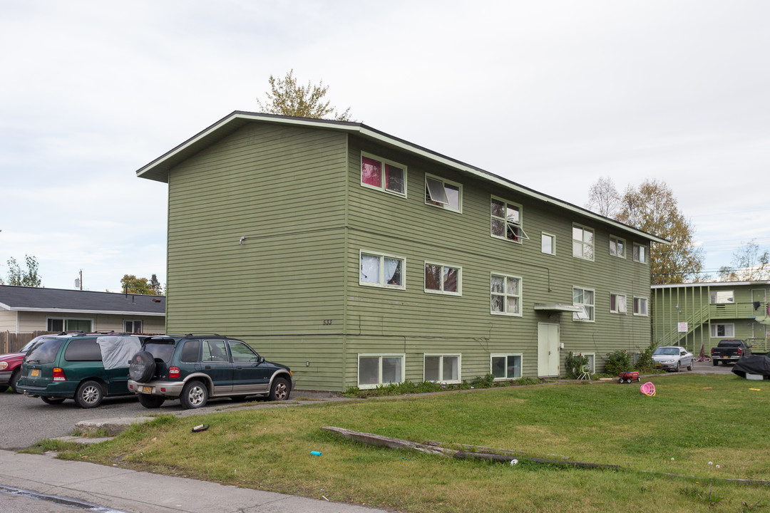 533 N Lane St in Anchorage, AK - Foto de edificio