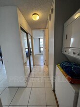 2121 Ala Wai Blvd in Honolulu, HI - Building Photo - Building Photo