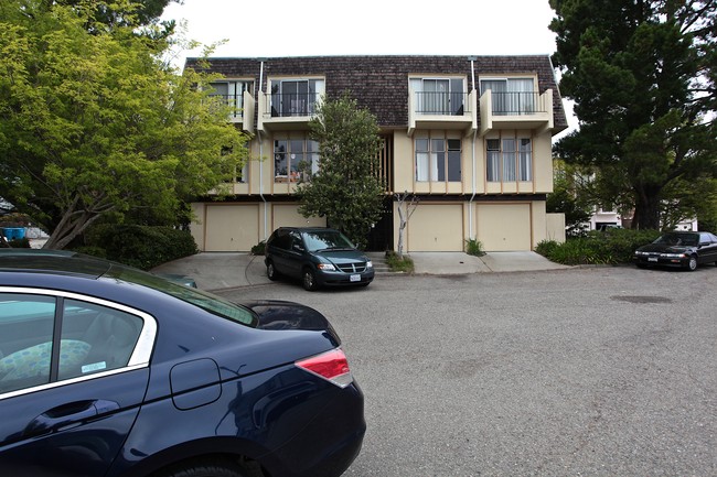 100 Oxford Ln in San Bruno, CA - Foto de edificio - Building Photo