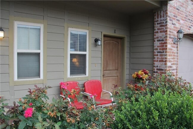property at 3998 Rochester Cir