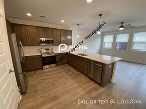 7816 Park Gate Dr in North Charleston, SC - Building Photo - Building Photo