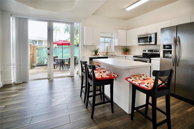 6101 NW 114th Ct in Doral, FL - Building Photo - Building Photo