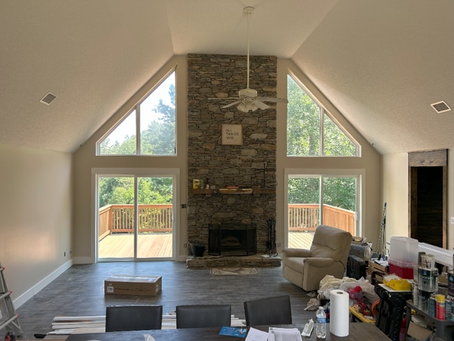 501 Wispy Willow Dr in Waynesville, NC - Foto de edificio - Building Photo