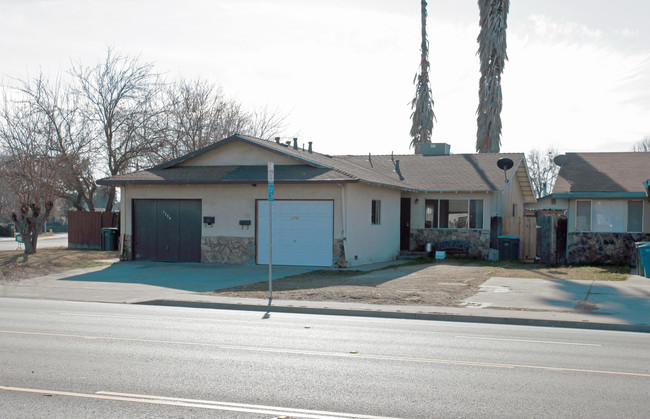 2732-2734 Whitmore Ave in Ceres, CA - Building Photo - Building Photo