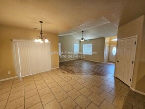 2482 Wolcott Ave in Grand Junction, CO - Foto de edificio - Building Photo