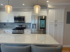 312 Edwards Pl in Yonkers, NY - Building Photo - Building Photo