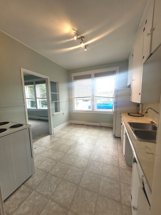 1804 1st Ave W in Prince Rupert, BC - Foto de edificio - Building Photo