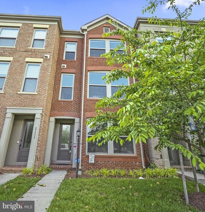 23493 Adagio Terrace in Ashburn, VA - Foto de edificio
