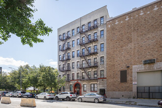 560 W 170th St in New York, NY - Building Photo - Primary Photo