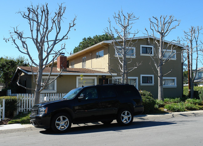 2101 Haven Pl in Newport Beach, CA - Foto de edificio - Building Photo