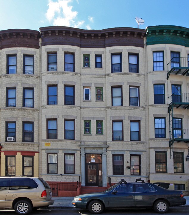 798 St Johns Pl in Brooklyn, NY - Foto de edificio