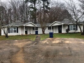 1342 Aiken Rd in Bogart, GA - Building Photo