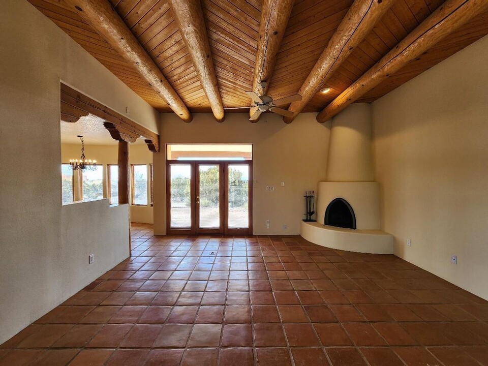 8 Lauro Rd in Santa Fe, NM - Building Photo