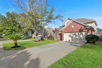 14722 Trailbrook Dr in Houston, TX - Building Photo - Building Photo