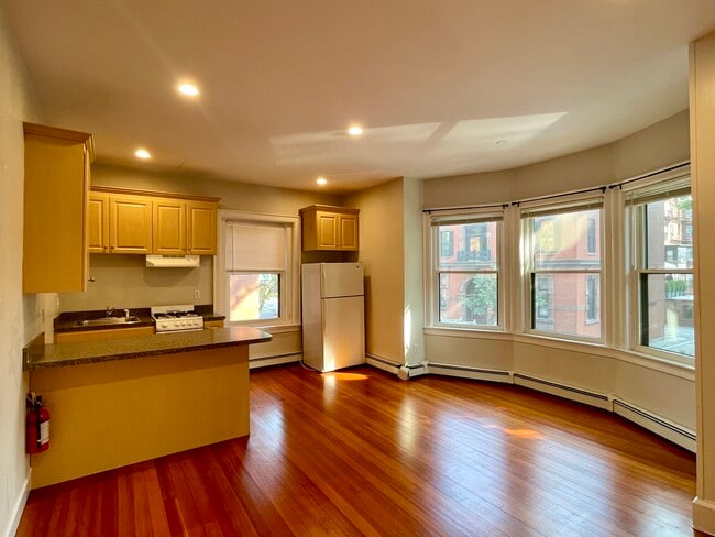 17 Exeter St, Unit 2 in Boston, MA - Building Photo - Building Photo