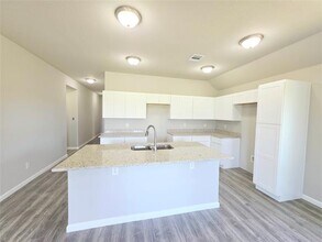 1017 Springview Ln in Mabank, TX - Building Photo - Building Photo