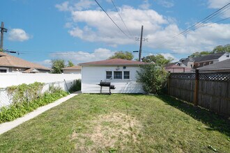 5109 S Richmond St in Chicago, IL - Building Photo - Building Photo