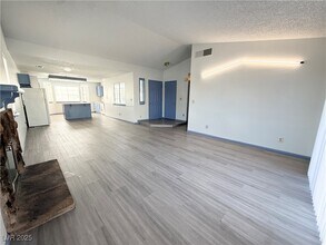 5876 Filmore Ave in Las Vegas, NV - Building Photo - Building Photo