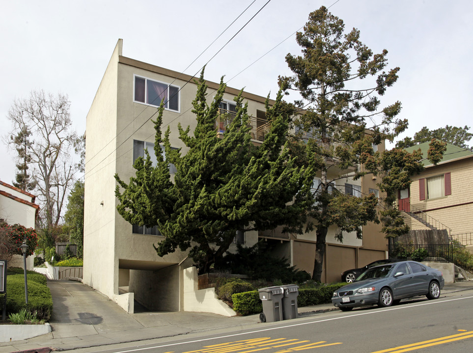 271 Santa Clara Ave in Oakland, CA - Building Photo