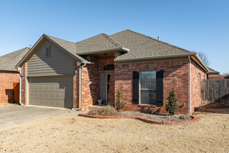 Forest Pointe in Oklahoma City, OK - Building Photo - Building Photo