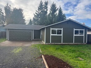 5111 D St in Springfield, OR - Building Photo - Building Photo