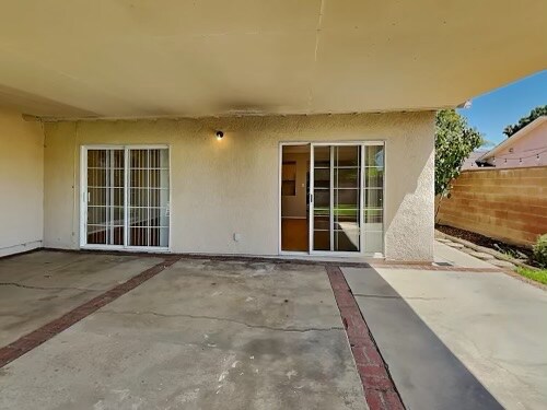 7946 Lasaine Ave in Los Angeles, CA - Building Photo