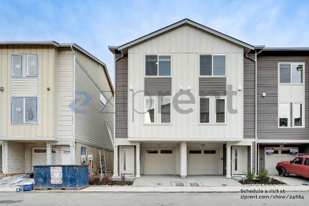 9614 19th Ave SE in Everett, WA - Building Photo