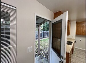 6119 Stanley Ave in Carmichael, CA - Building Photo - Building Photo