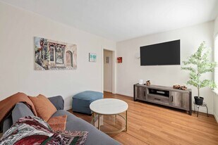 1634 Bayview Dr, Unit A in Hermosa Beach, CA - Building Photo