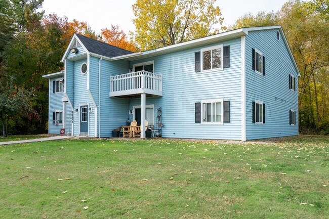 Pope Apartments in Port Sanilac, MI - Foto de edificio - Building Photo