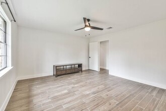 2718 Foliage Green Dr in Humble, TX - Building Photo - Building Photo