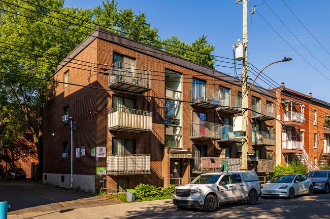 2148-2150 Du Havre Rue