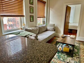 106 Myrtle St, Unit 4 in Boston, MA - Building Photo - Building Photo