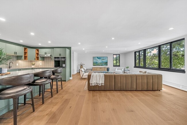 935 Washington St in Newton, MA - Building Photo - Building Photo