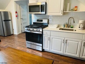 224 Lorraine Ave in Montclair, NJ - Building Photo - Building Photo