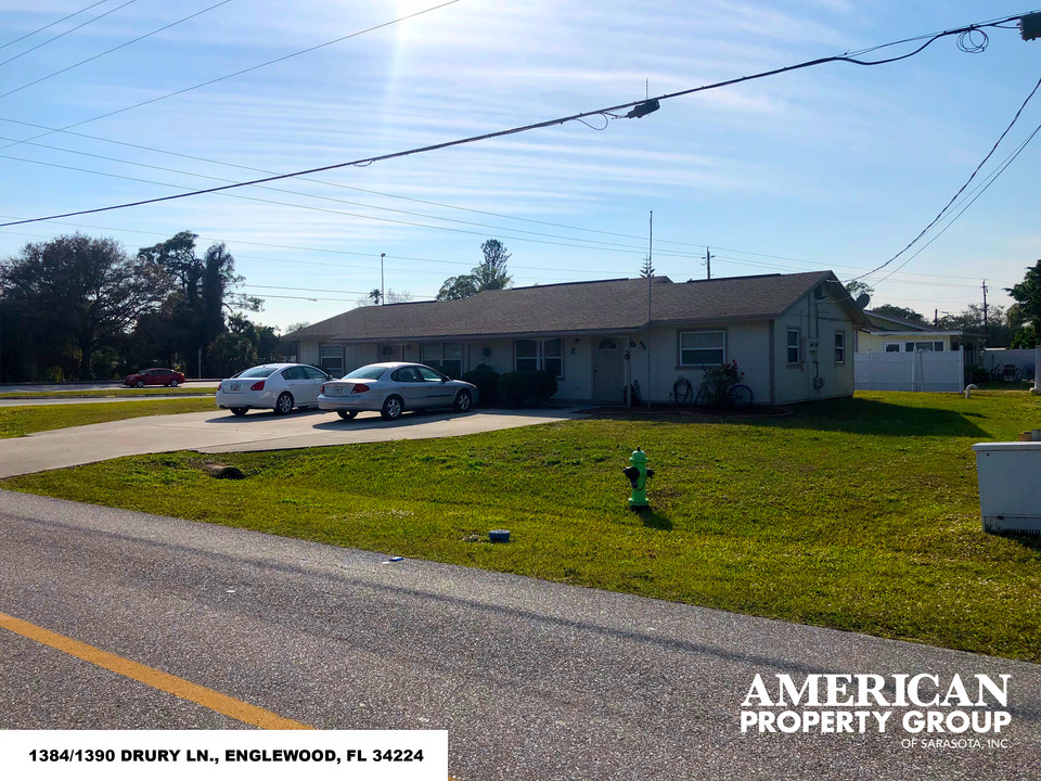 1384 Drury Ln in Englewood, FL - Building Photo