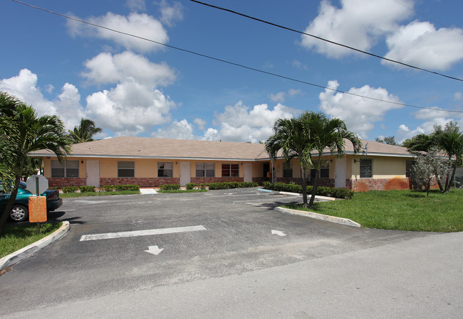 Oakpark III Condominiums in Oakland Park, FL - Building Photo - Building Photo