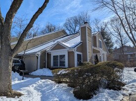 47 Eton Ct in Bedminster, NJ - Building Photo