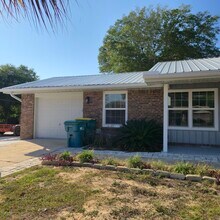 75 7th Ave in Shalimar, FL - Building Photo - Building Photo