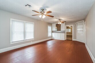 522 12th Ave N in Texas City, TX - Foto de edificio - Building Photo