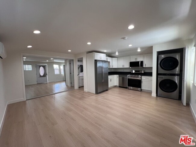 946 S Lucerne Blvd in Los Angeles, CA - Building Photo - Building Photo